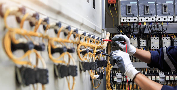 Professional Electrician technician working in Cave Spring, VA